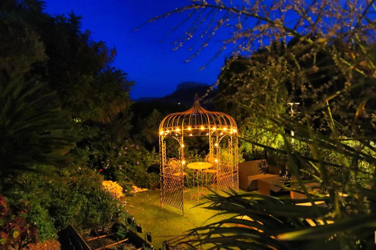 La Demeure Insoupconnee Bed & Breakfast Каси Екстериор снимка